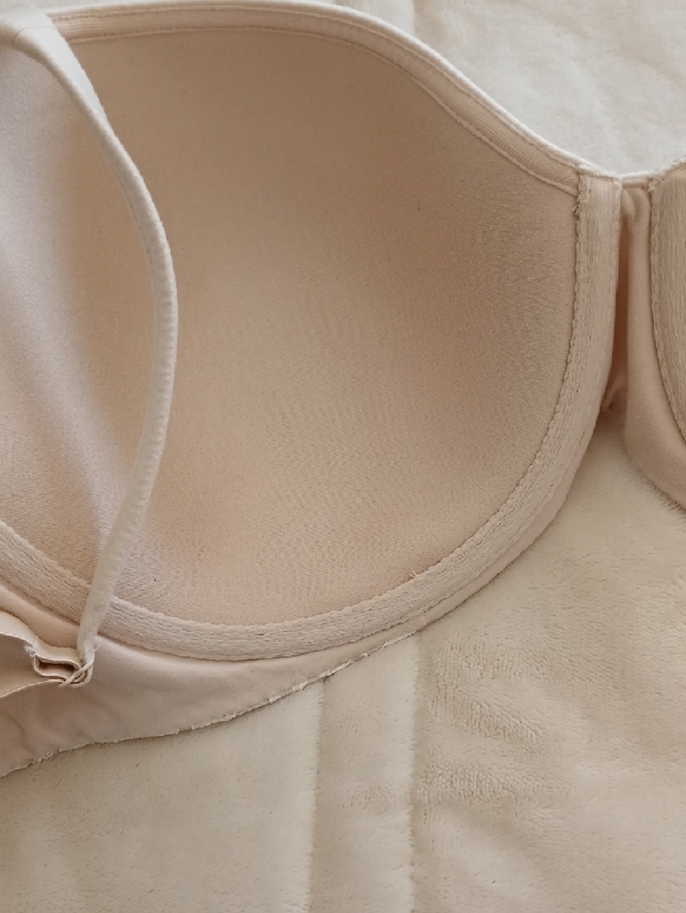 Victoria's Secret Nude Lace Bra - Picture 4 of 5